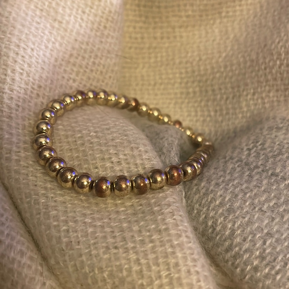 Simple gold ball bracelet